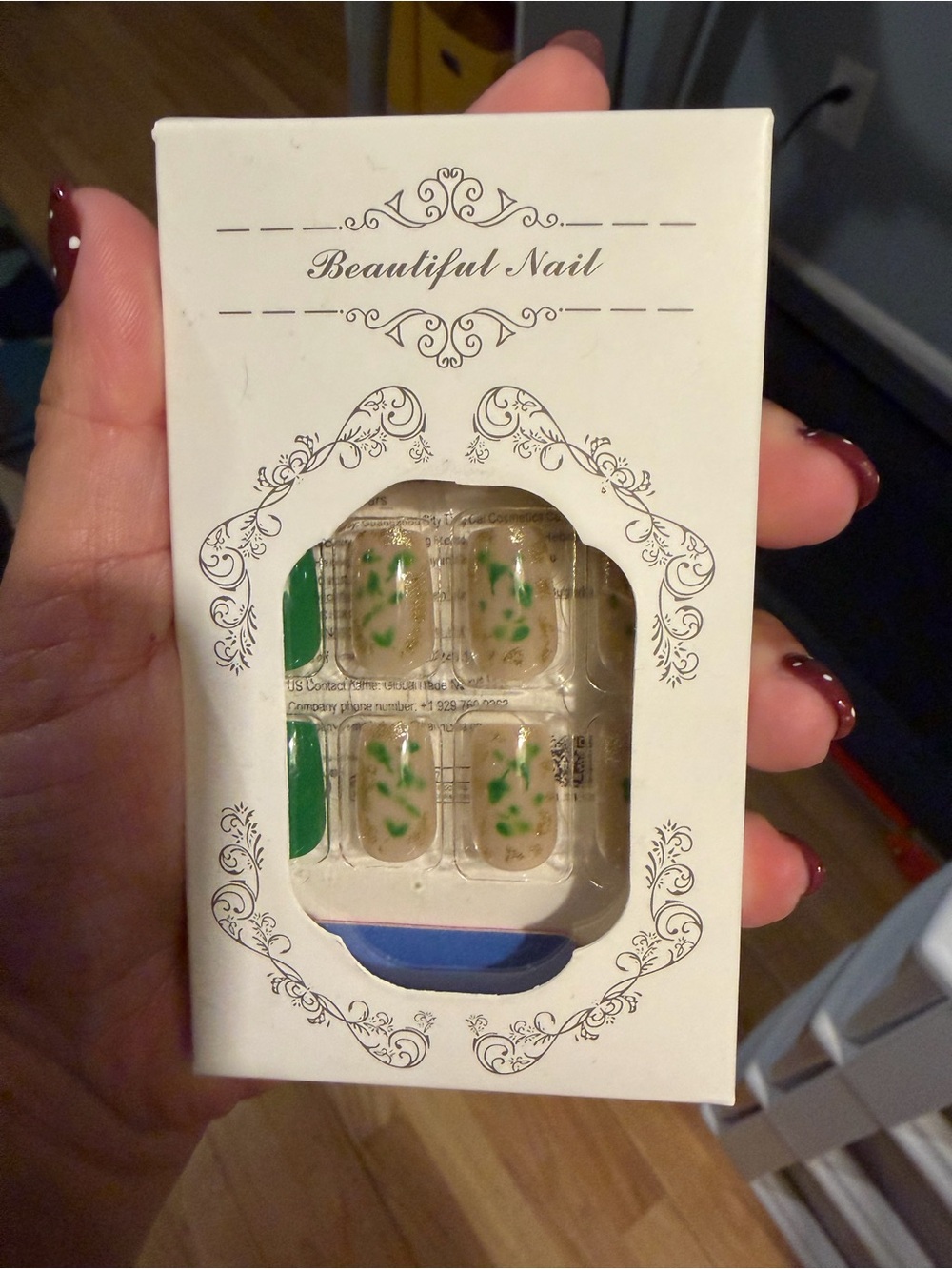 Press-On Nail Set - Green & Gold